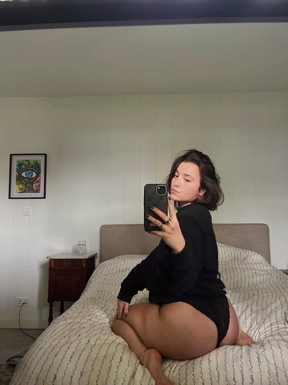 Profile picture of Ella